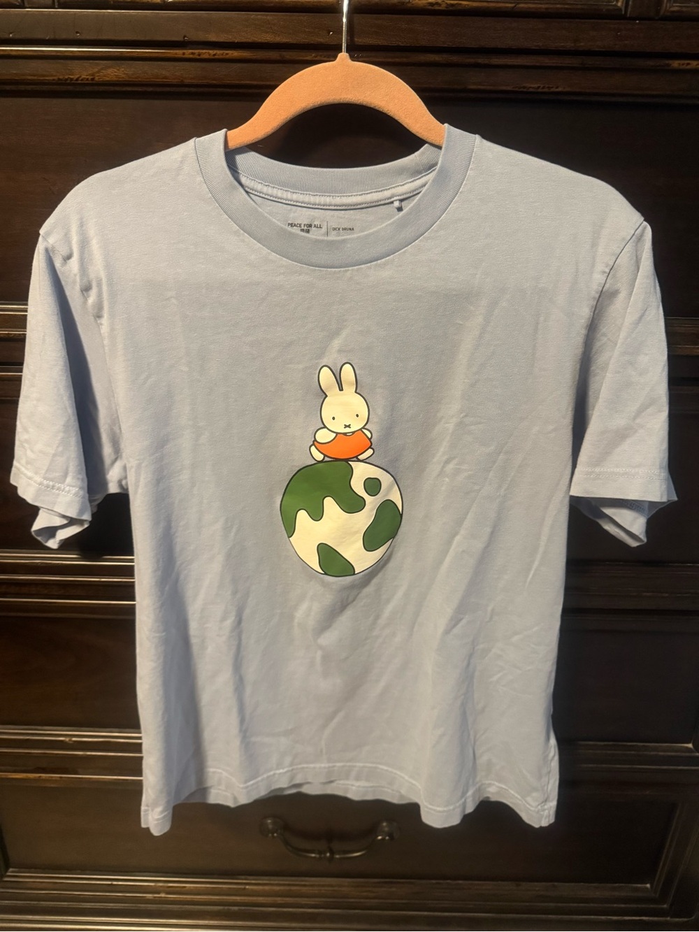 Women "Peace for All" Dick Bruna Uniqlo Bunny World Graphic Tee size Medium